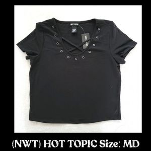 (NWT) Hot Topic/ Size: M/ Black Grommet Tee